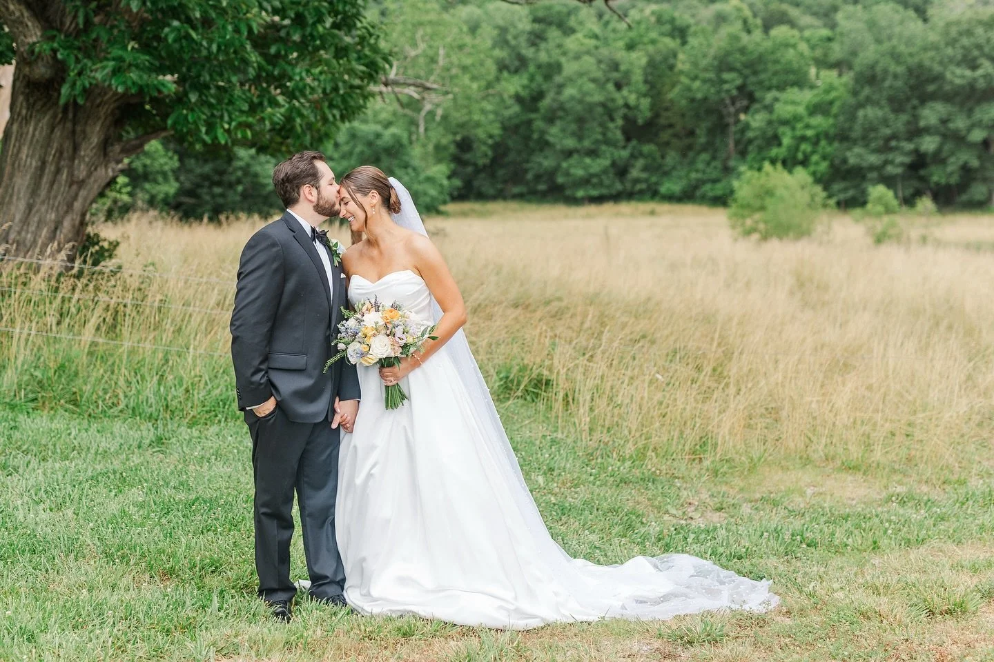 Mr. &amp; Mrs. 💍😍

🩵Wedding Vendors🩵
Photographer: @PureSonicPro
Venue: @HaueValley
Officiant: @Big_Show_Productions
DJ + Videographer + Photo Booth: @ApplauseWeddings
Catering: @2MikesCatering
Florist: @PetalsAndBells
Sweets: @Sling_n_Scoops
Hai