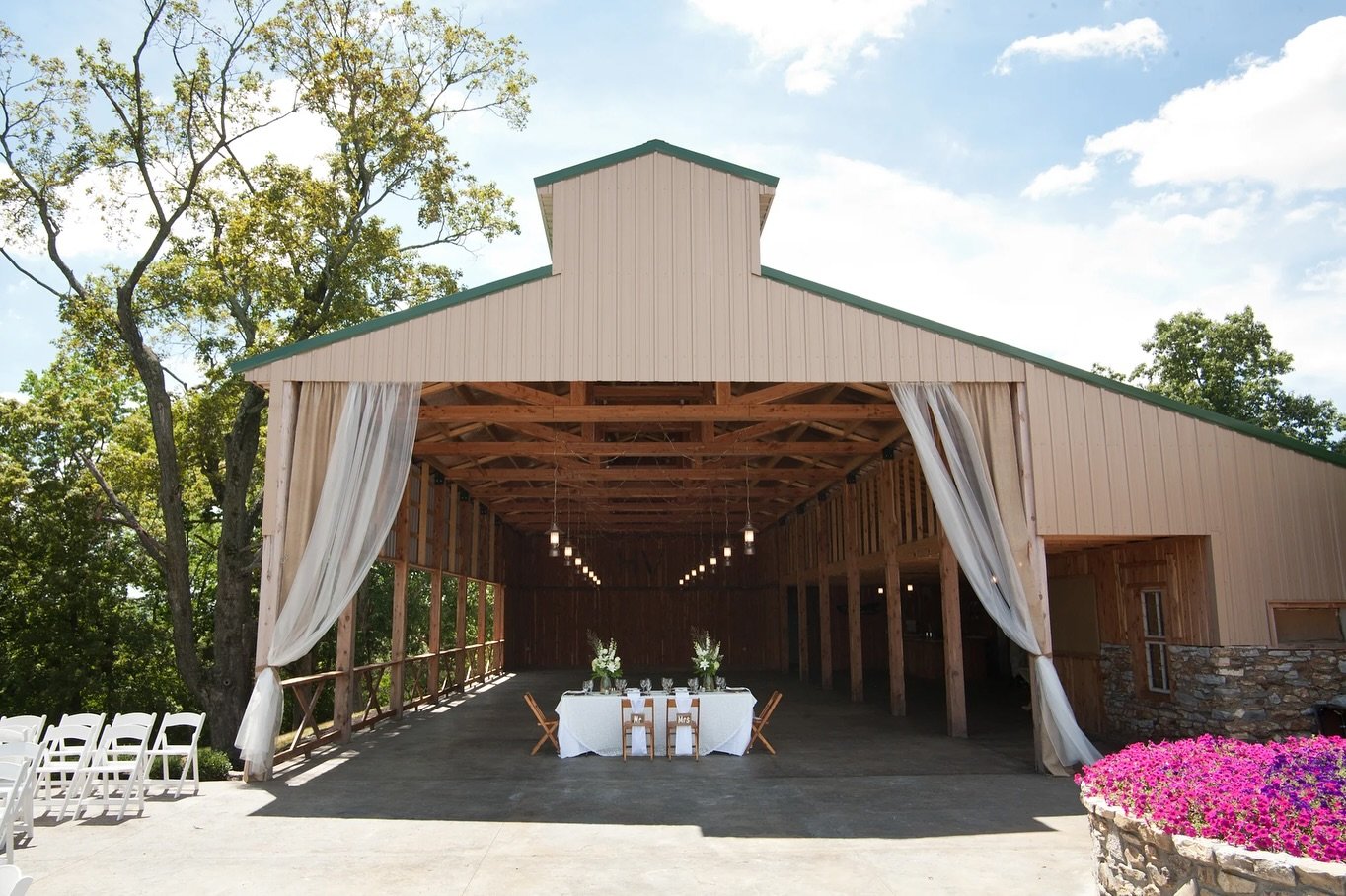 ✨Throwback Thursday✨ It&rsquo;s fun to look back at how we&rsquo;ve grown at Haue Valley over the years. 🥰

What started as an idea on a napkin has turned into one of St. Louis&rsquo; favorite wedding venues, and this year, you helped us earn Best W