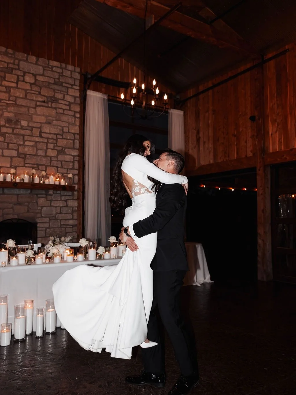 First dance in front of the fireplace + glowing candles = a whole mood. 😍🔥

💍Wedding Vendors💍
Wedding Photographer: @abbyjeanphoto
Wedding Venue: @hauevalley
Wedding Planner: @jackiemanneevents
Officiant: @yourweddingwishlist
Videographer: @toast