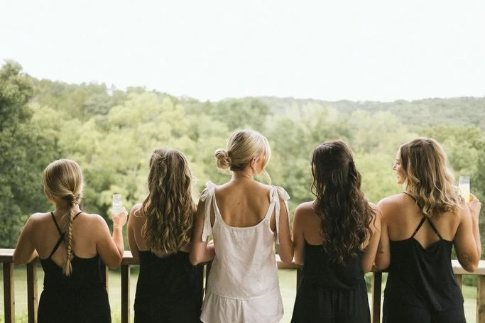 If your wedding morning doesn&rsquo;t start with this vibe, you may be doing it wrong. 🥰🥂

💍 Wedding Vendors💍
Wedding Photographer: @abigailderrickphoto
Wedding Venue: @hauevalley 
DJ: @big_show_productions
Wedding Day Caterer: @pappyssmokehouse
