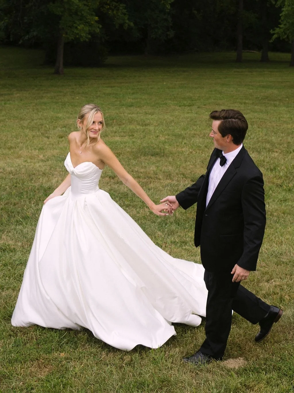 A moment for this couple and THE gown. 😍🔥 Anyone else in love with this dress? Stunning!✨ 

❤️Wedding Vendor Team❤️
Wedding Photographer: @abigailderrickphoto
Wedding Venue: @hauevalley 
DJ: @big_show_productions
Wedding Day Caterer: @pappyssmokeho