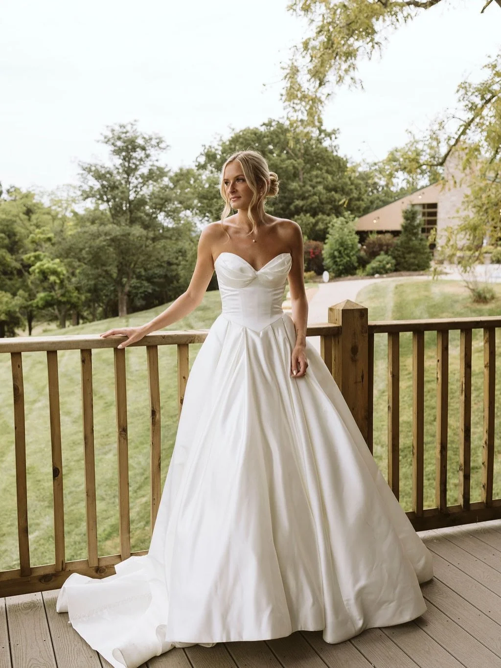 There&rsquo;s something really special about wedding portraits taken right where the day begins. 🤍✨

At Haue Valley, our on-site Wedding Suites aren&rsquo;t just for getting ready with your bridesmaids or groomsmen. They&rsquo;re also some of our fa