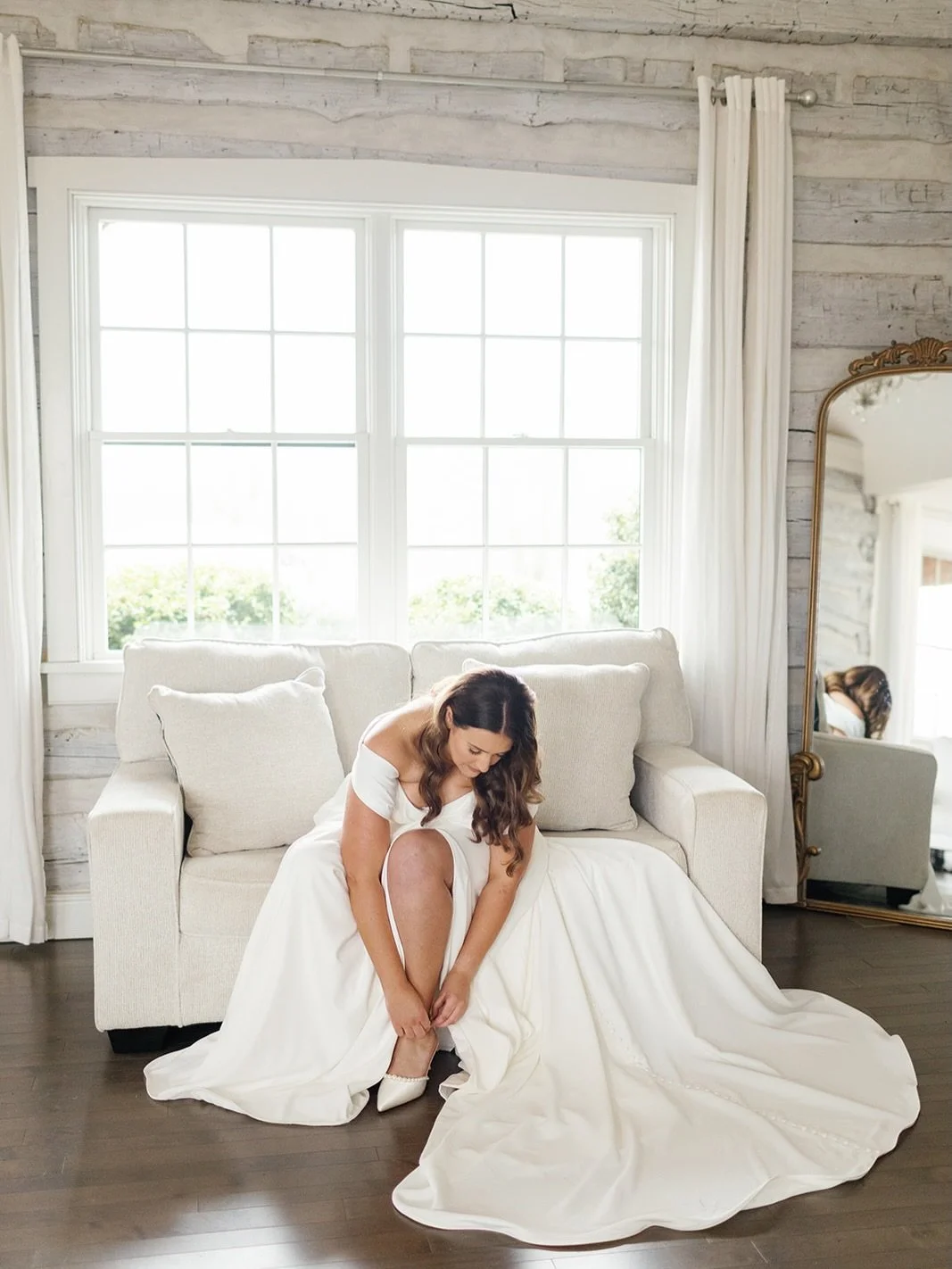 Forever starts today. 🥹💕

💍Wedding Day Vendors💍
Photographer: @AutumnLockePhoto
Wedding Venue: @HaueValley
Wedding Coordinator: @DearlyBelovedHosts
Videographer: @OneTake_Medias
DJ: @Big_Show_Productions
Catering: @2MikesCatering
Sweets: @wwCakeS