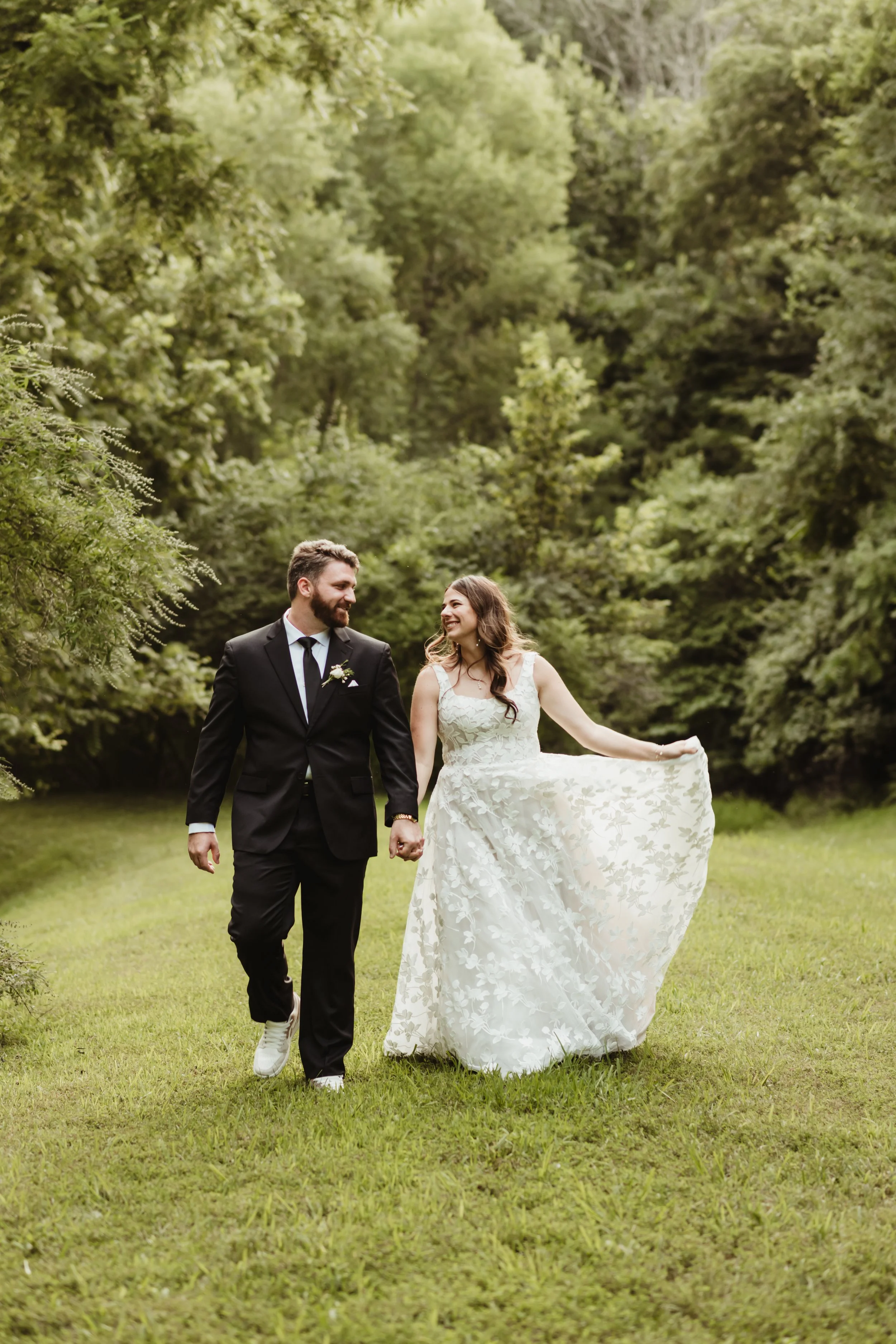 Forest Wedding Venues Near St. Louis (A Natural, Scenic Ceremony Setting)