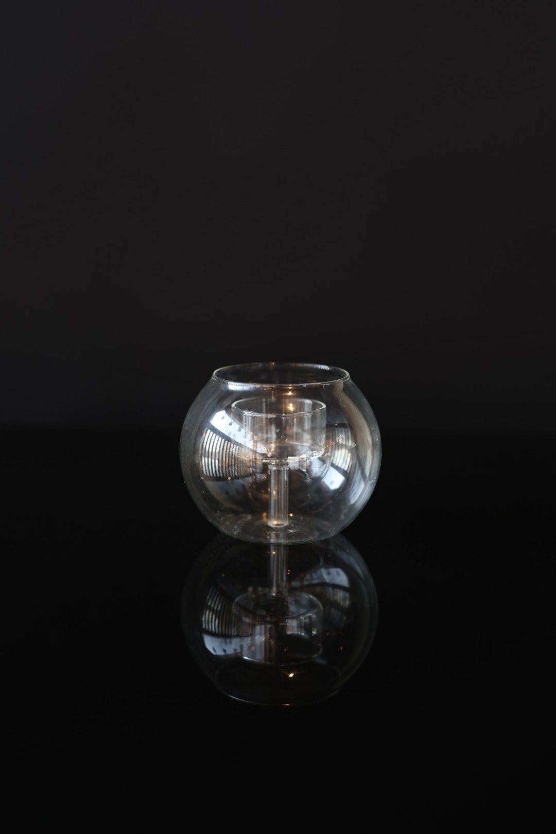 Bubble tealight holder