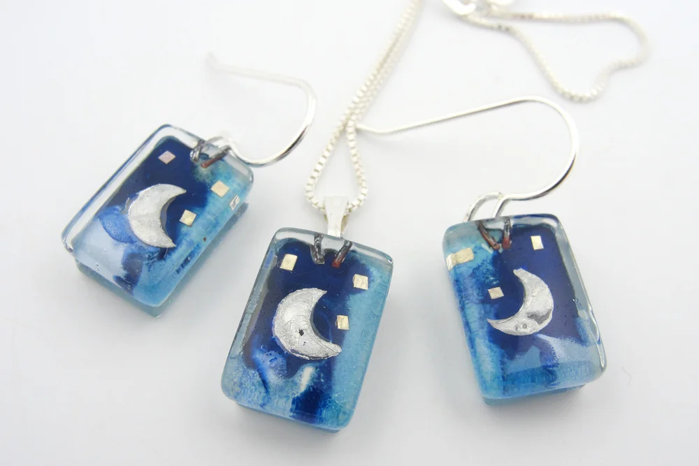 CHARMS & CHARM SETS