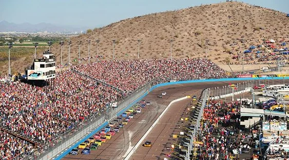 Phoenix_International_Raceway_1.jpg