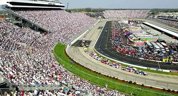 Martinsville_Speedway_4.jpg