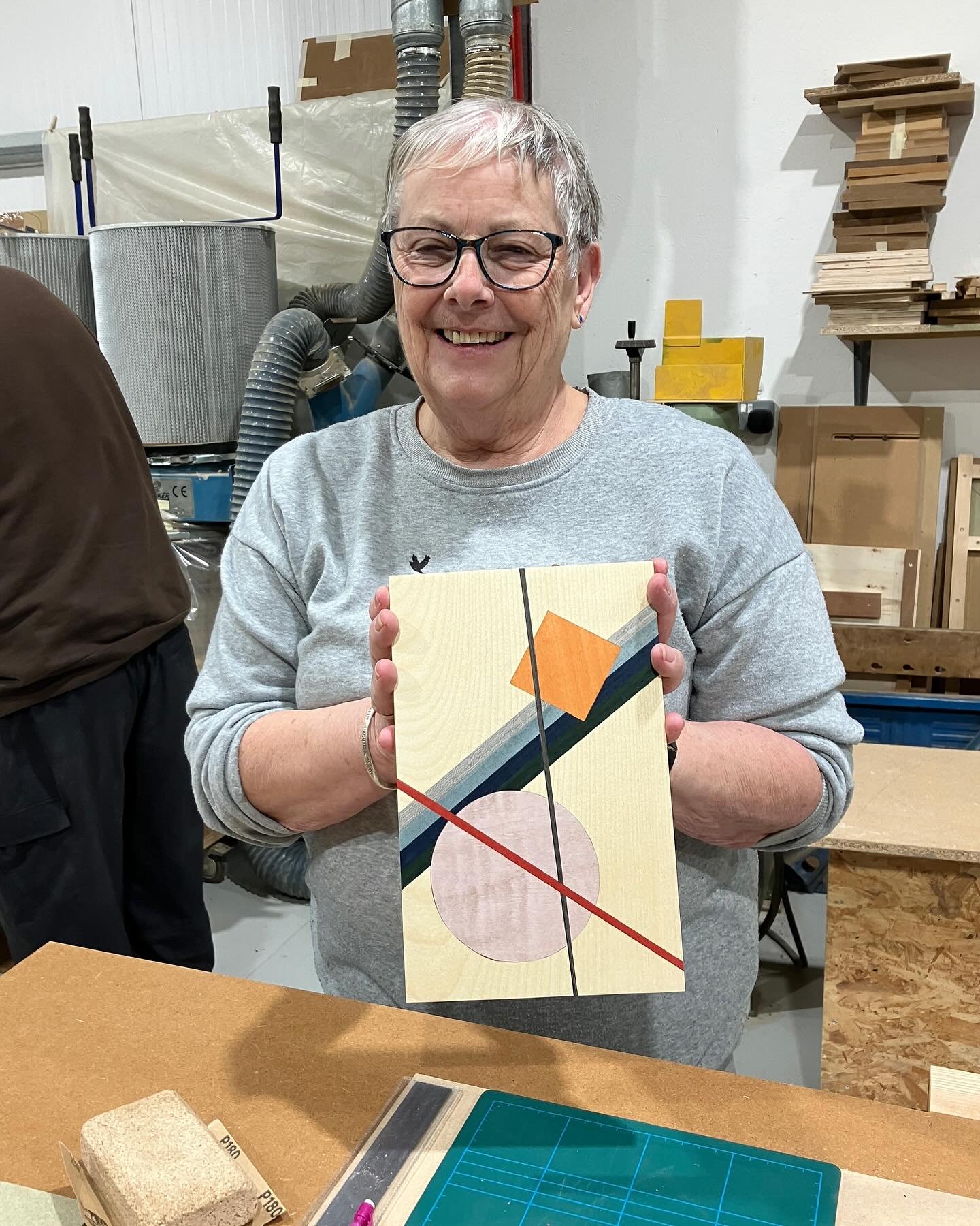 Time to try something new!  I teach beginners marquetry classes at my fully equipped workshop in Malvern.
.
Come and learn how to cut and stitch wood veneer and create your very own marquetry panel.  It&rsquo;s a very friendly class open to all, no p