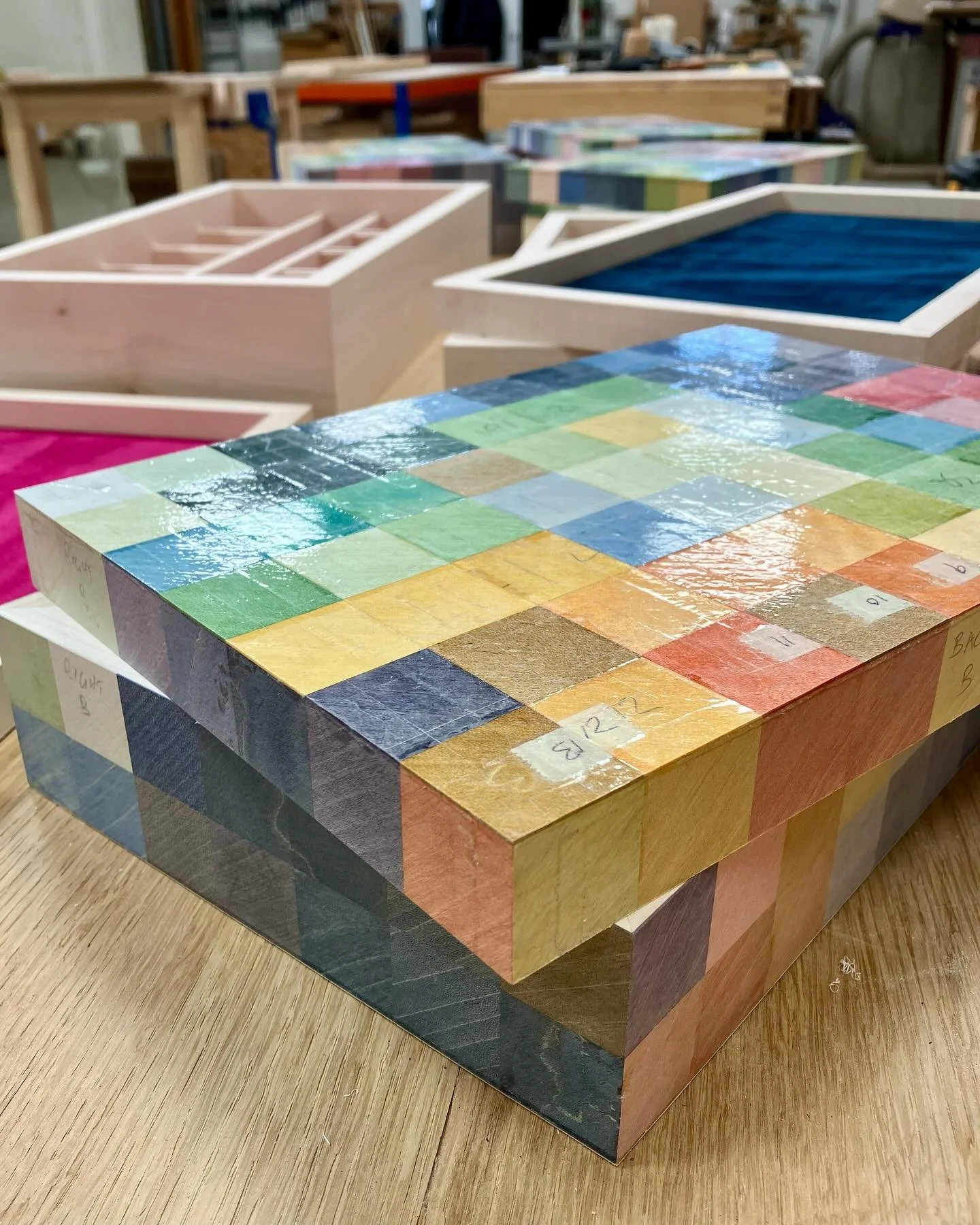 I&rsquo;m making a new collection of jewellery and watch boxes to exhibit at Crafts Alive at Rodmarton Manor with @glosguild in September.  The boxes are based on the show&rsquo;s flower theme and include pixelated images of hibiscus flowers and sunf