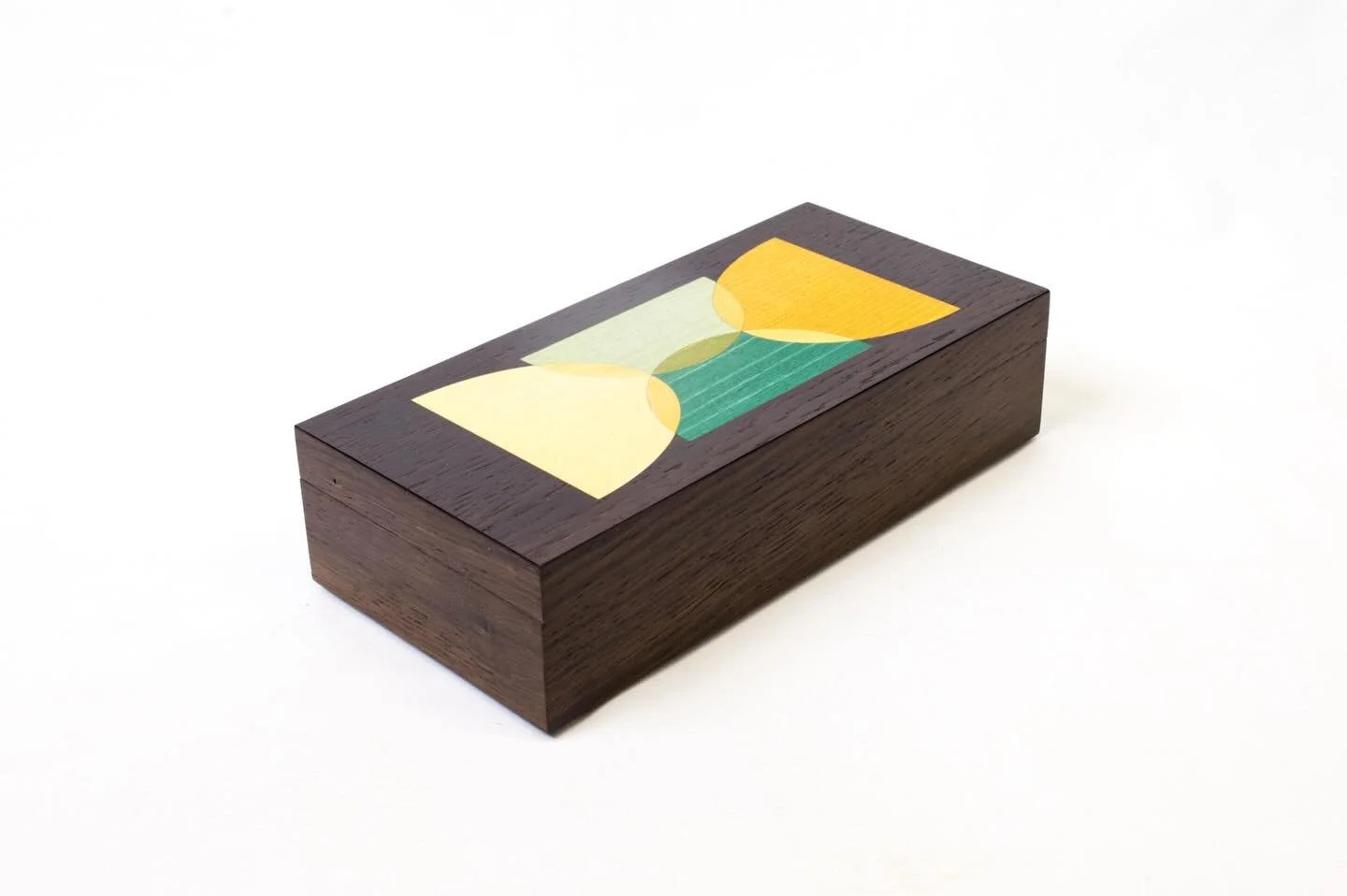 Looking forward to showing my new collection of playing card boxes at the American Museum in Bath this weekend with @glosguild 
.
15 and 16 November, 10am - 4pm.
.
Come and say hi if you&rsquo;re in the area!
.
.
.
#handmade 
#craft 
#craftmanship 
#