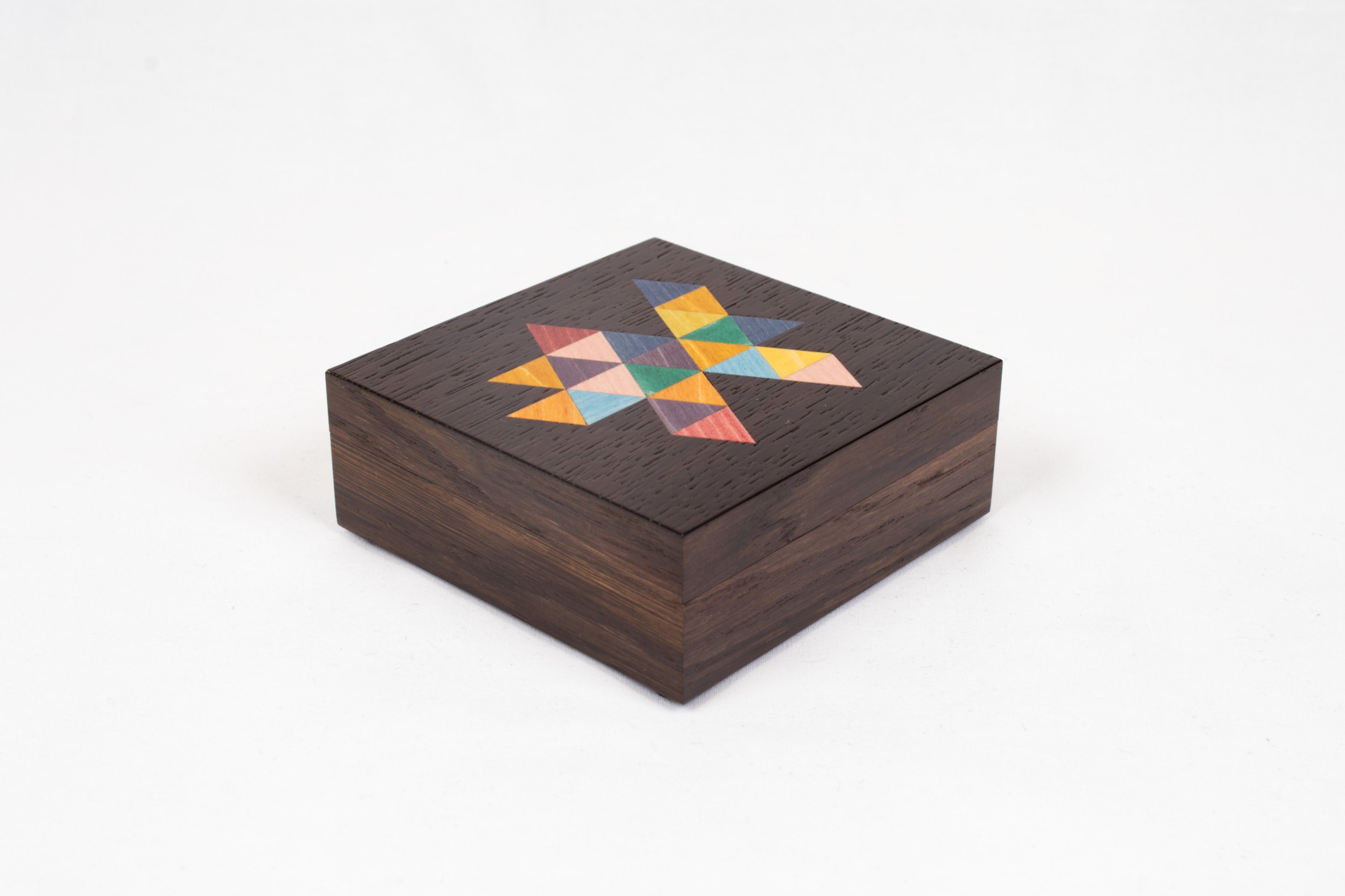 Lactrix Square Box 1.jpg