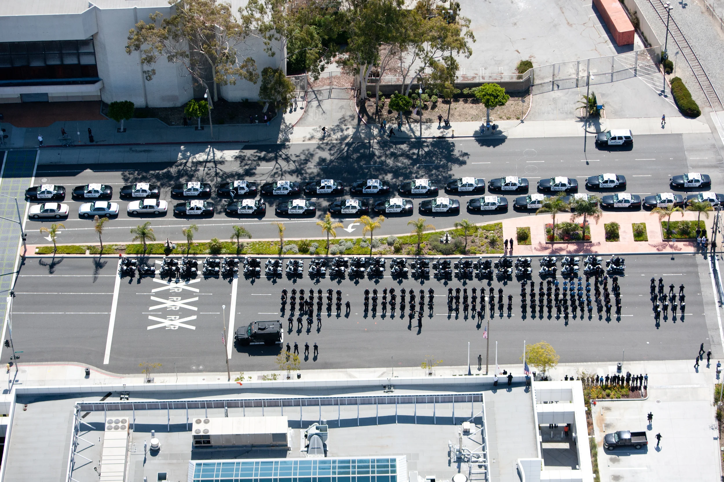 End of Watch: May 26th , 2011 Hawthorne Police Officer Andrew Garton was killed in a motorcycle accident while providing a funeral escort through Torrance, California. Officer Garton had served with the Hawthorne Police Department for 7.5 years. He is survived by his wife and two children. www.odmp.org