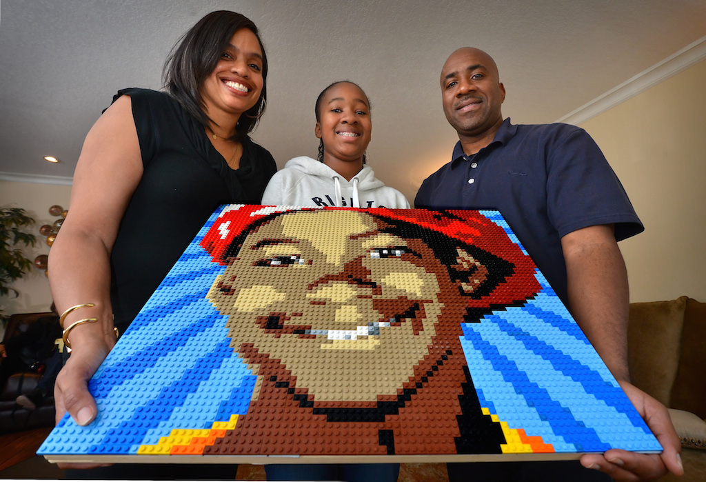 (From left) Tamika, Lauren, 11 (Jordan’s twin) and Robbie Williams. Photo: Steven Georges
