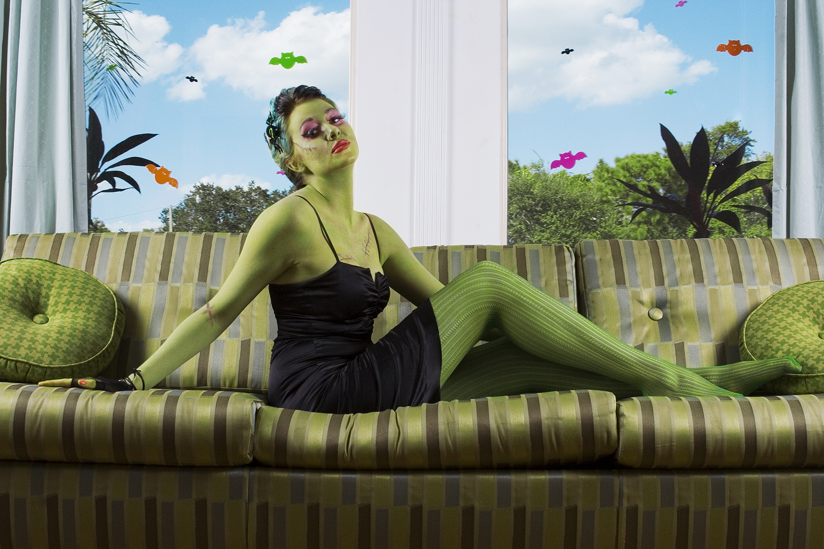 Pinup-monster_AJ-reclined_07.jpg