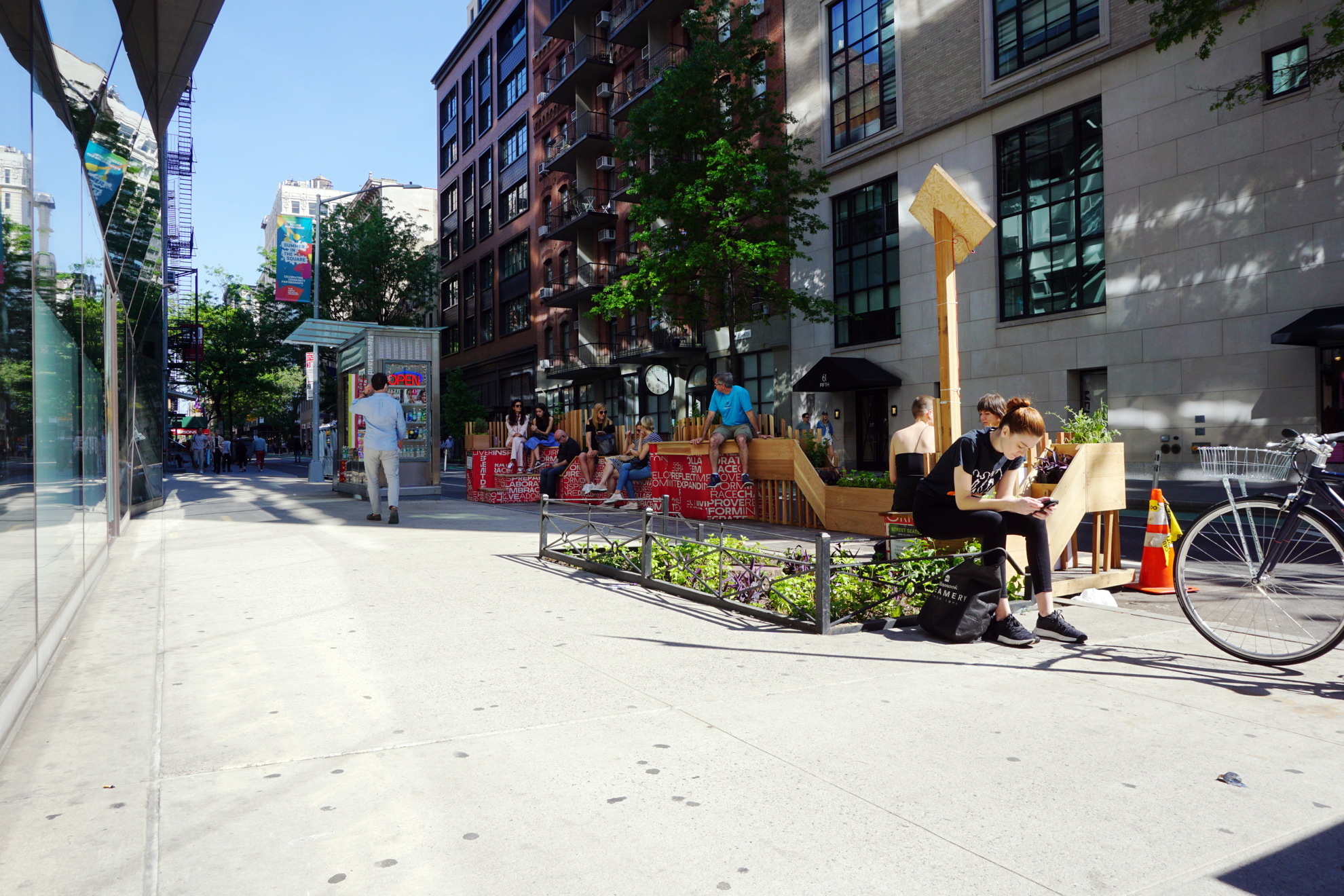 streetseats_nyc_parsons_dsc00802-2_full.jpg