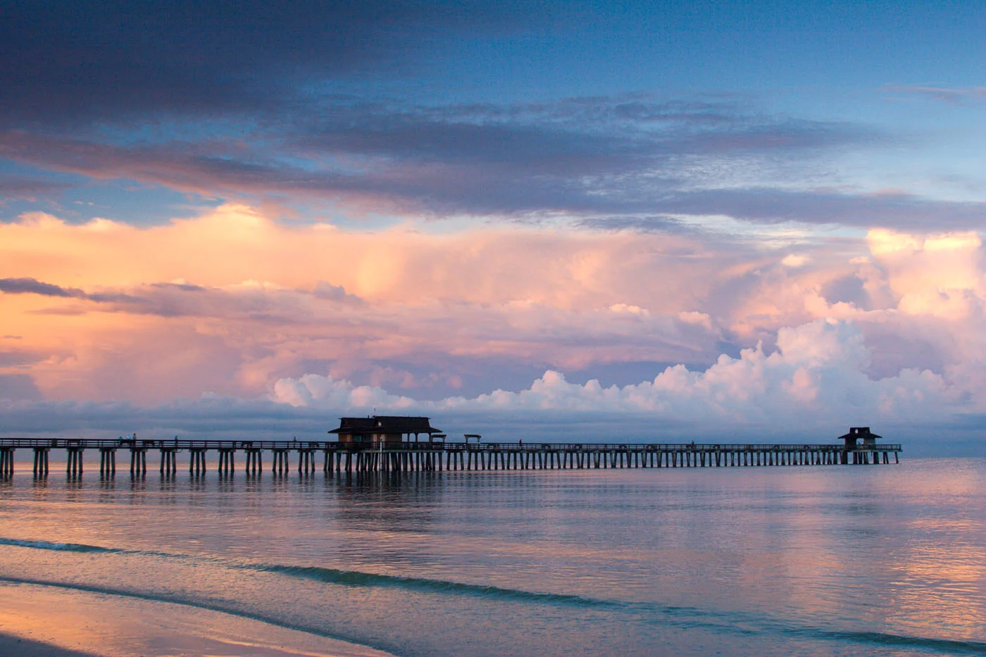 Naples Pier at Sunrise. Copyright Vanessa Rogers Photography