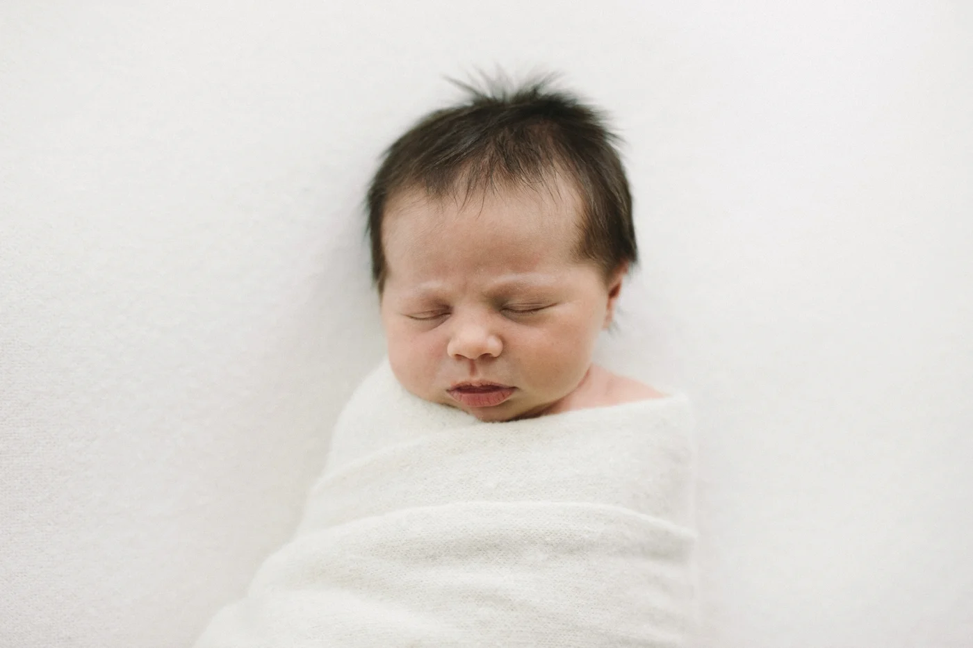 Baby Luna - Natural Newborn Photographer in Adelaide - Beautiful Newborn Photography - Katherine Schultz - www.katherineschultzphotography.com_0010.jpg