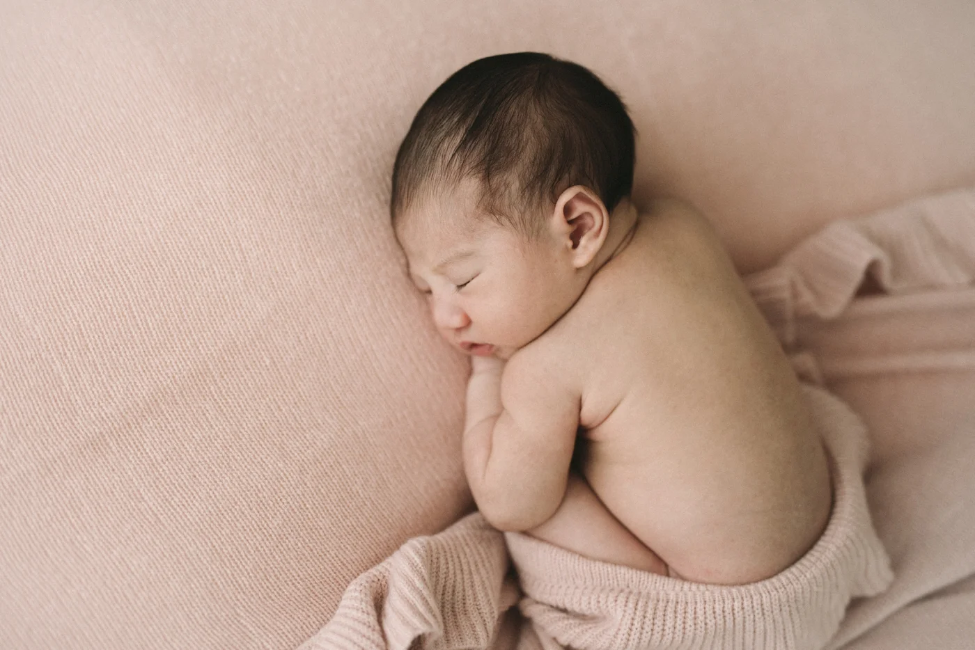 Baby Brooklyn - Natural Newborn Photography in Adelaide - Simple, Modern and Beautiful Newborn Photographer - Katherine Schultz - www.katherineschultzphotography.com_0017.jpg