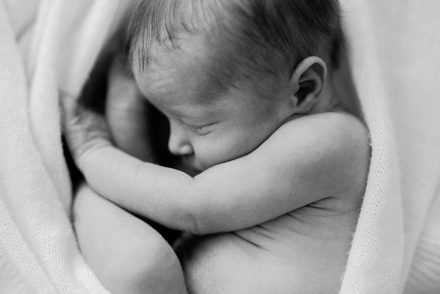 Goldie - Natural Newborn Photographer in Adelaide - Simple and Beautiful Newborn Photography - Katherine Schultz - www.katherineschultzphotography.com_0006.jpg