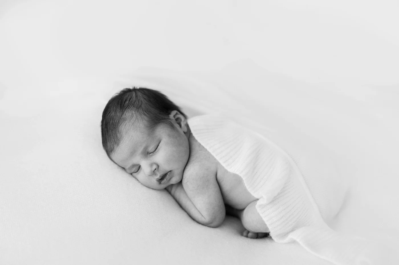 Annabel - Natural Newborn Photographer in Adelaide - Simple and Beautiful Newborn Photography - Katherine Schultz - www.katherineschultzphotography.com_0019.jpg