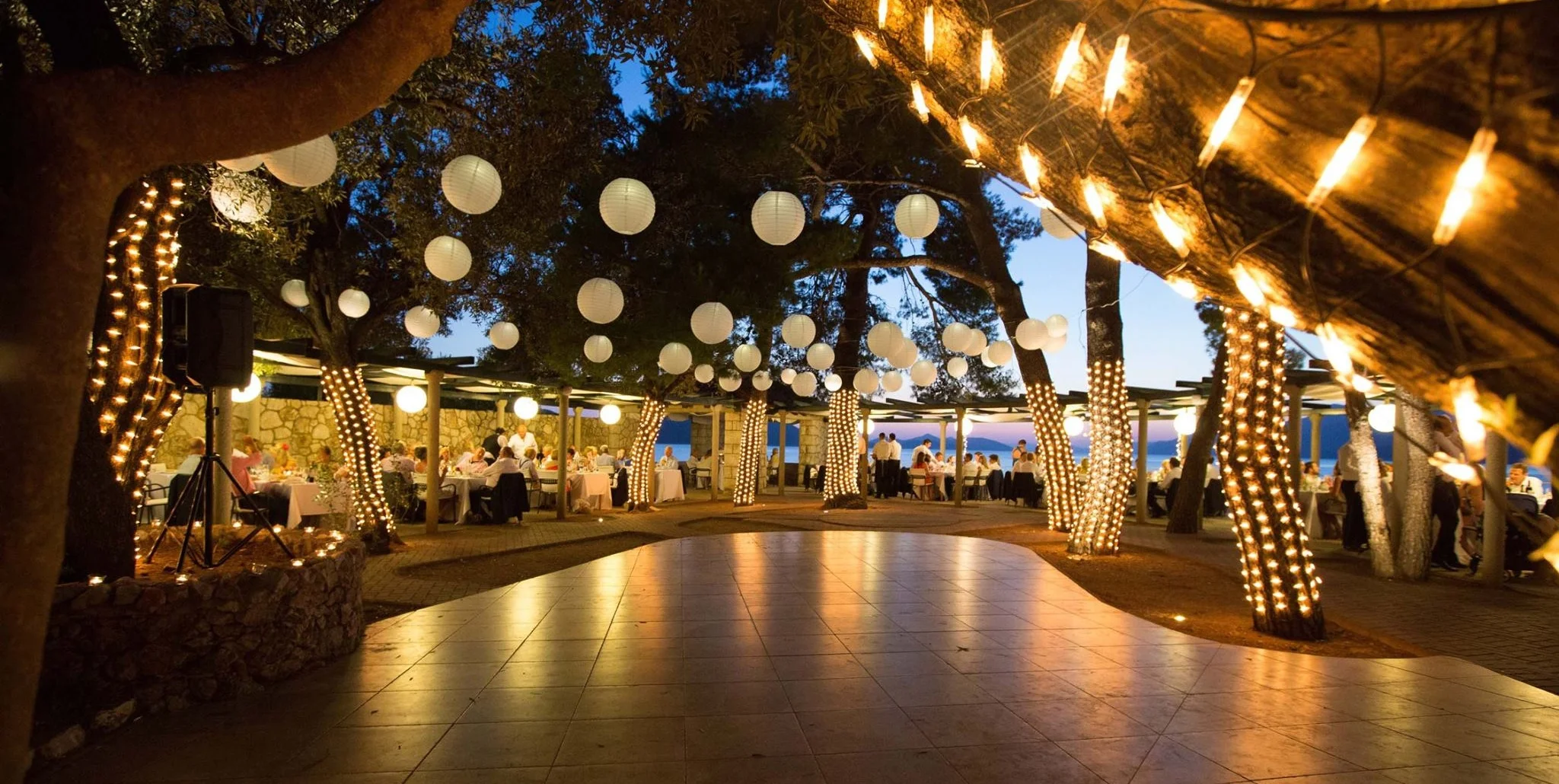 villa-ruza-lights.jpg