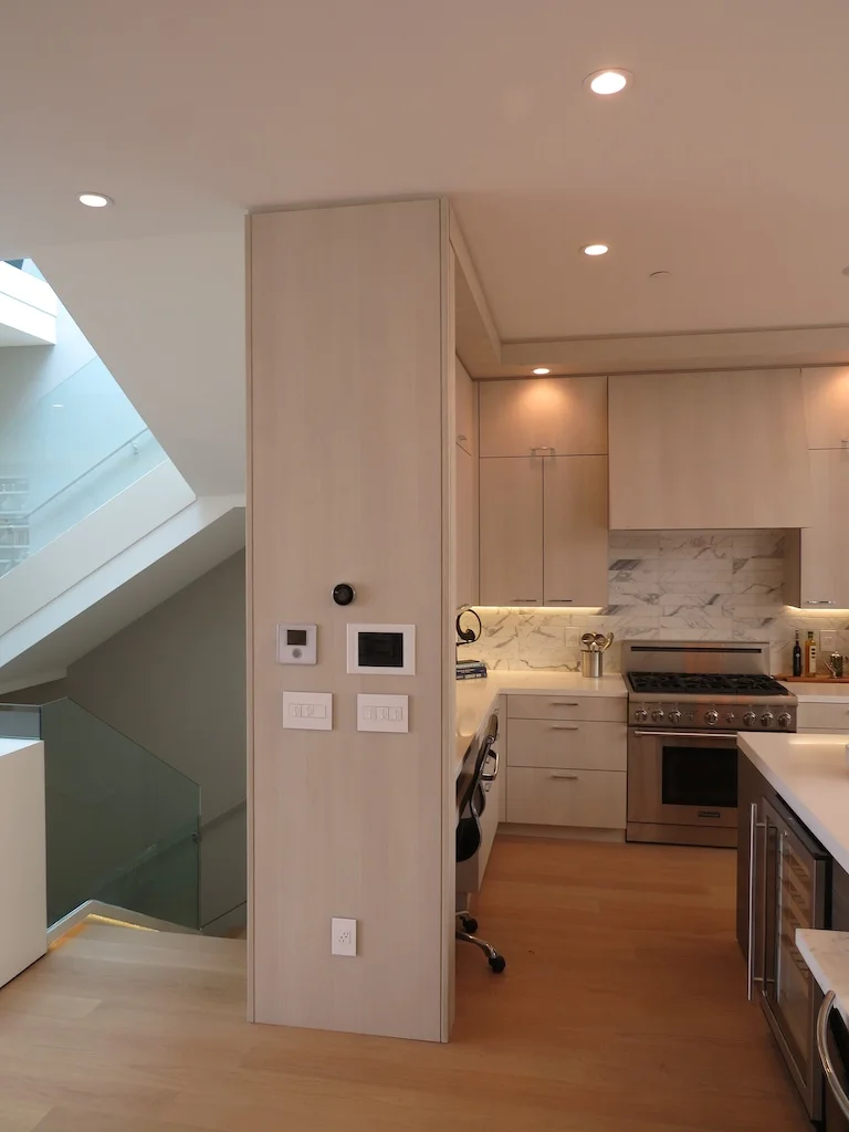 Kitchen panel with hardware docks.