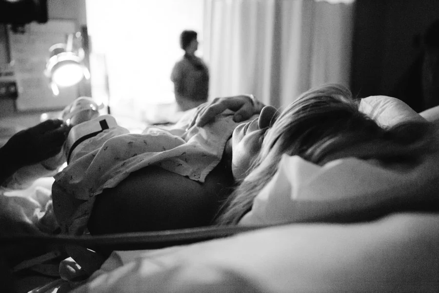 Cleveland Birth Photographer_0011.jpg