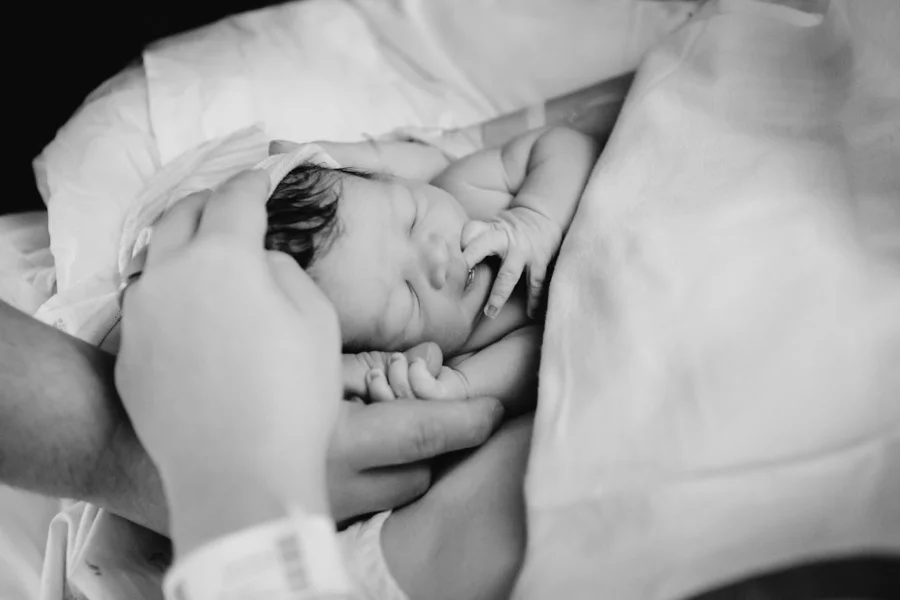 Cleveland Birth Photographer_0016.jpg