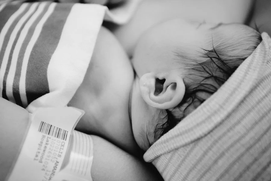 Cleveland Birth Photographer_0018.jpg