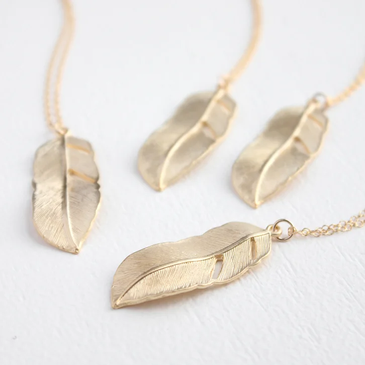 Junghwa Feather Necklace