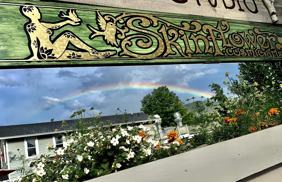 studio to close soon~ halloween last day~!!!