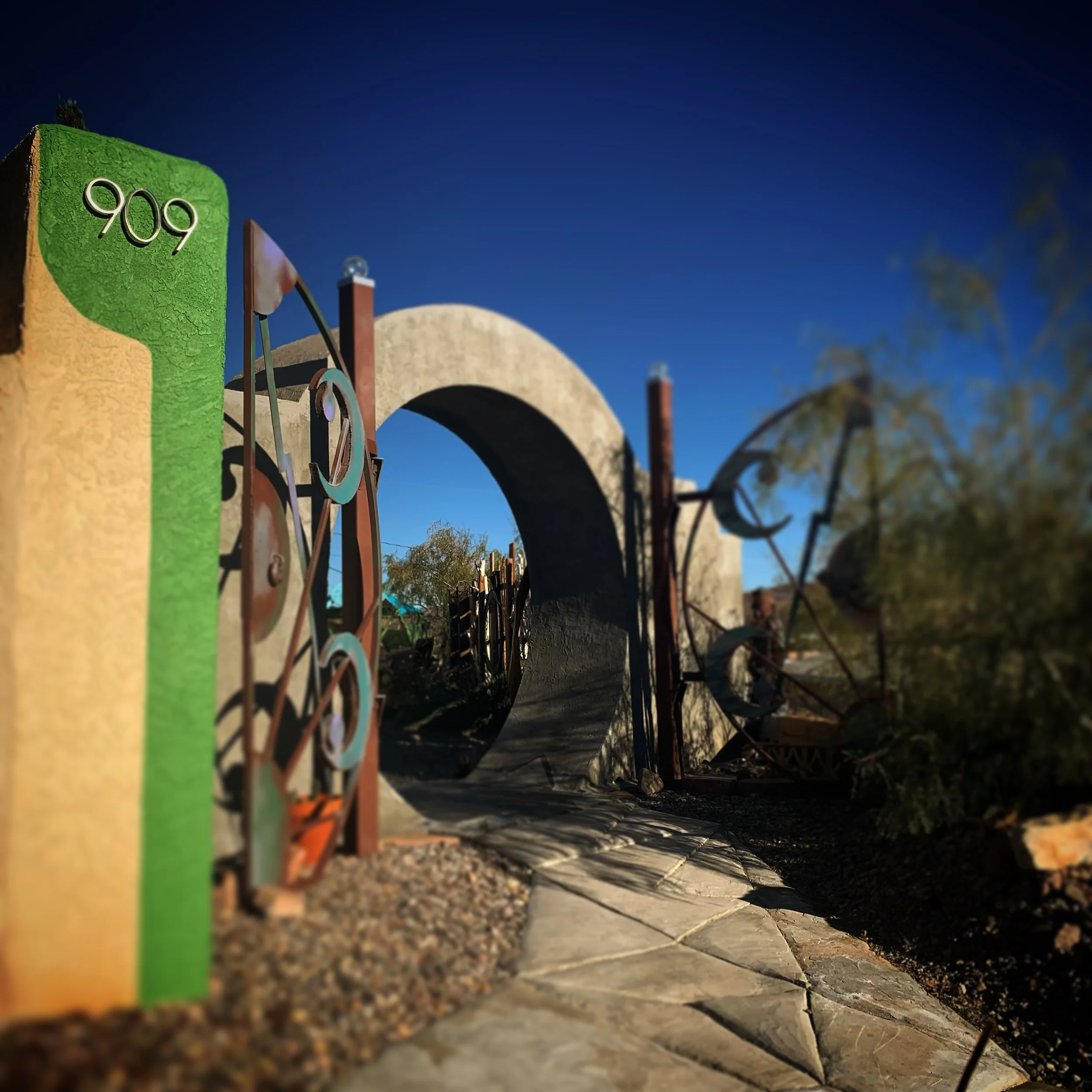 * open gate *