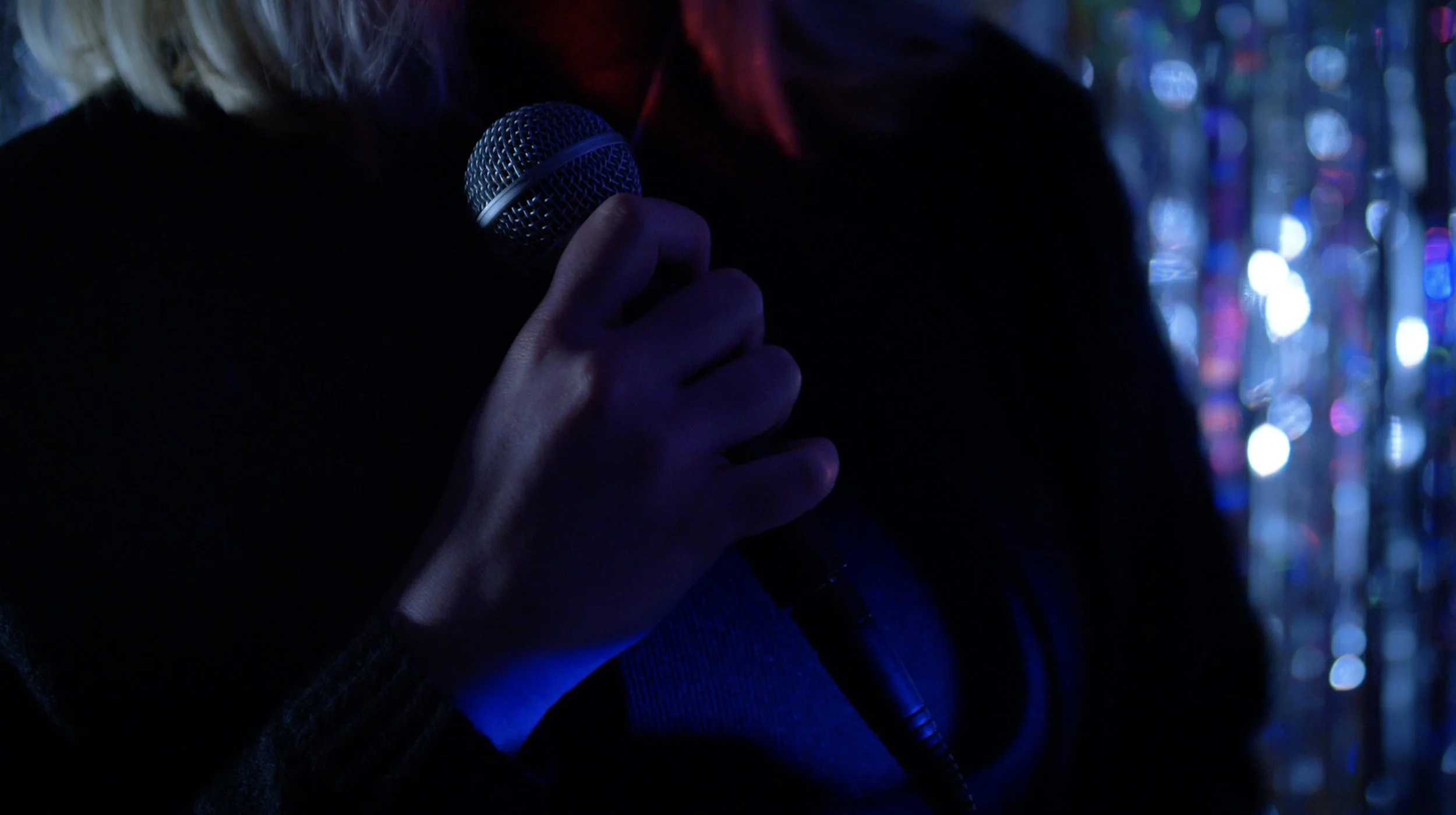 lips touching the mic 1.jpg