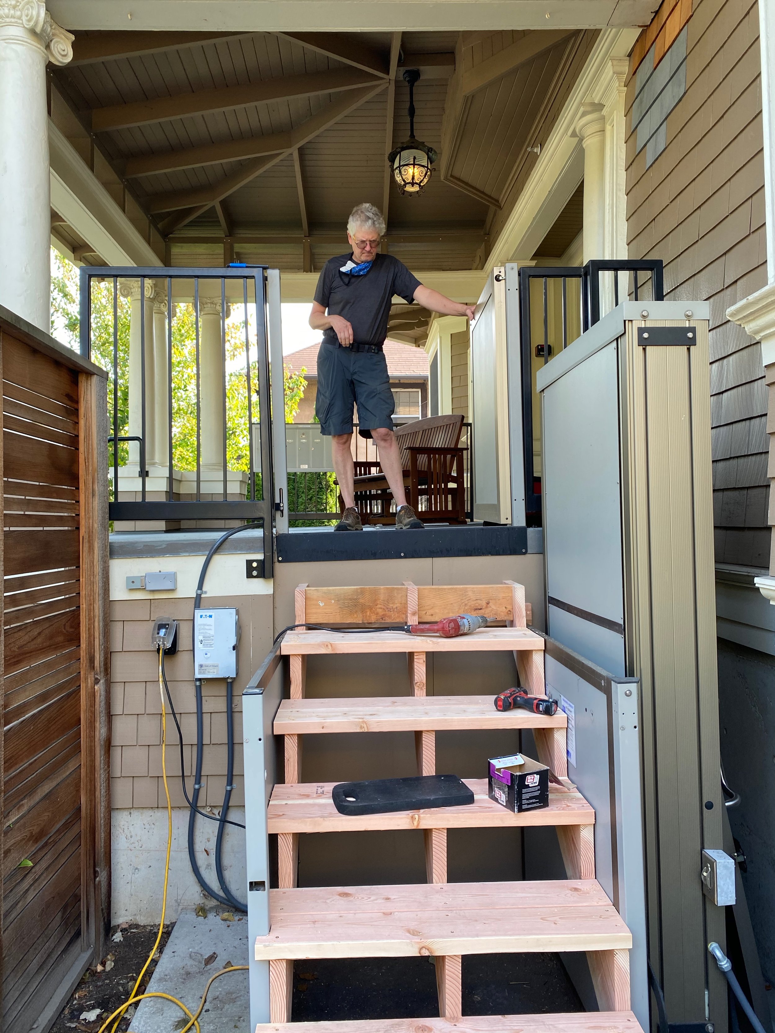 20201002 preparing for new front stairs#3.jpg