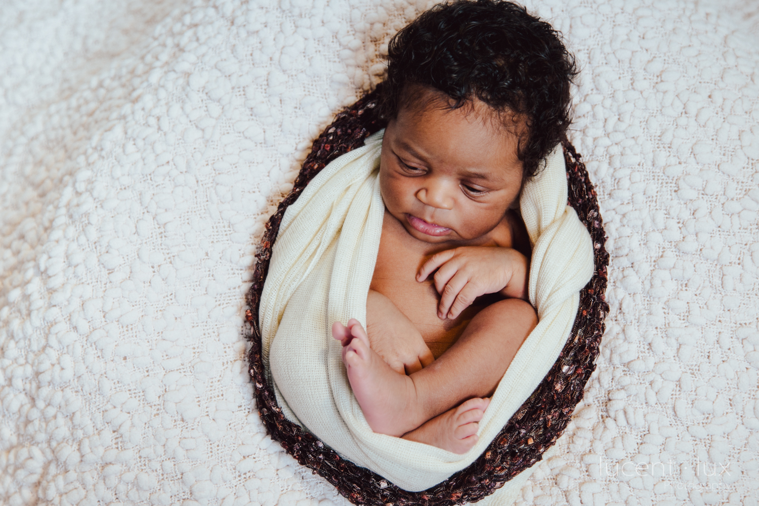 washington-dc-newborn-photography-at-home-baltimore-natural-maryland-photographer-maternity-baltimore-family-portraits-104.jpg