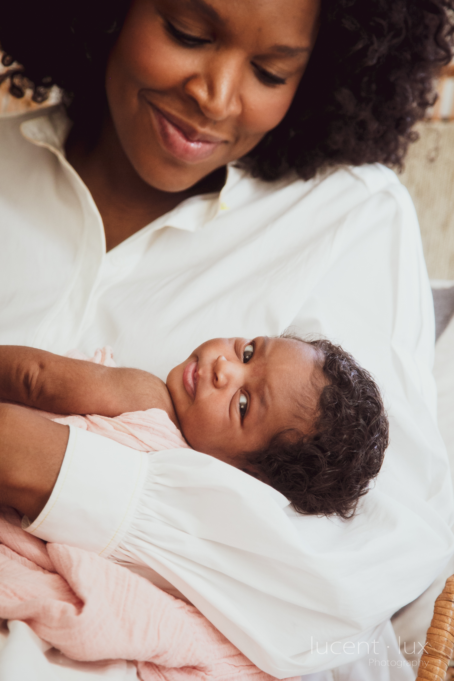 washington-dc-newborn-photography-at-home-baltimore-natural-maryland-photographer-maternity-baltimore-family-portraits-101.jpg