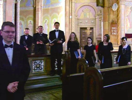 Vocalis Chamber Choir - Do not stand at my grave and weep