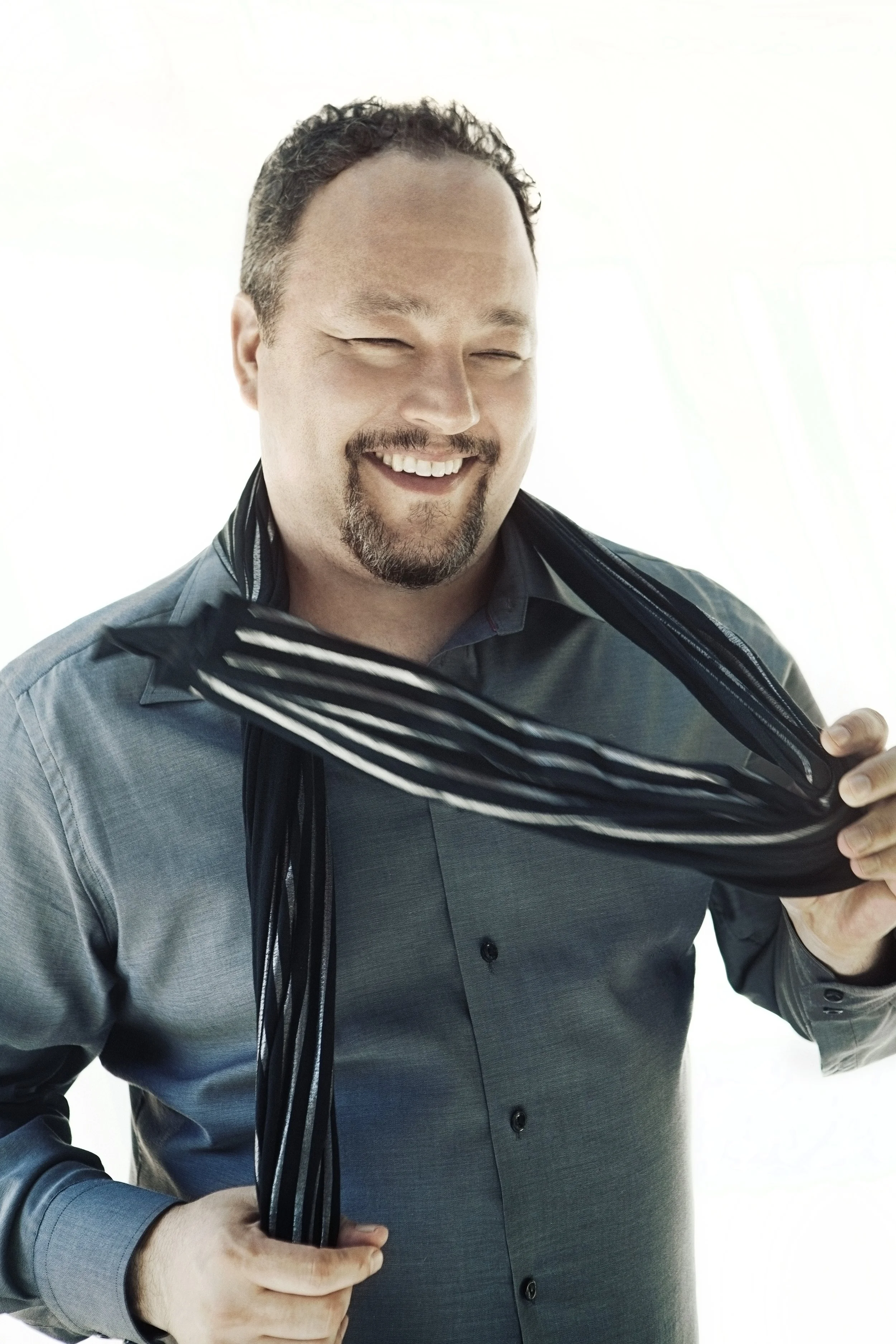 Robert Paterson with Scarf 1. Photo credit: Lisa-Maria-Mazzucco