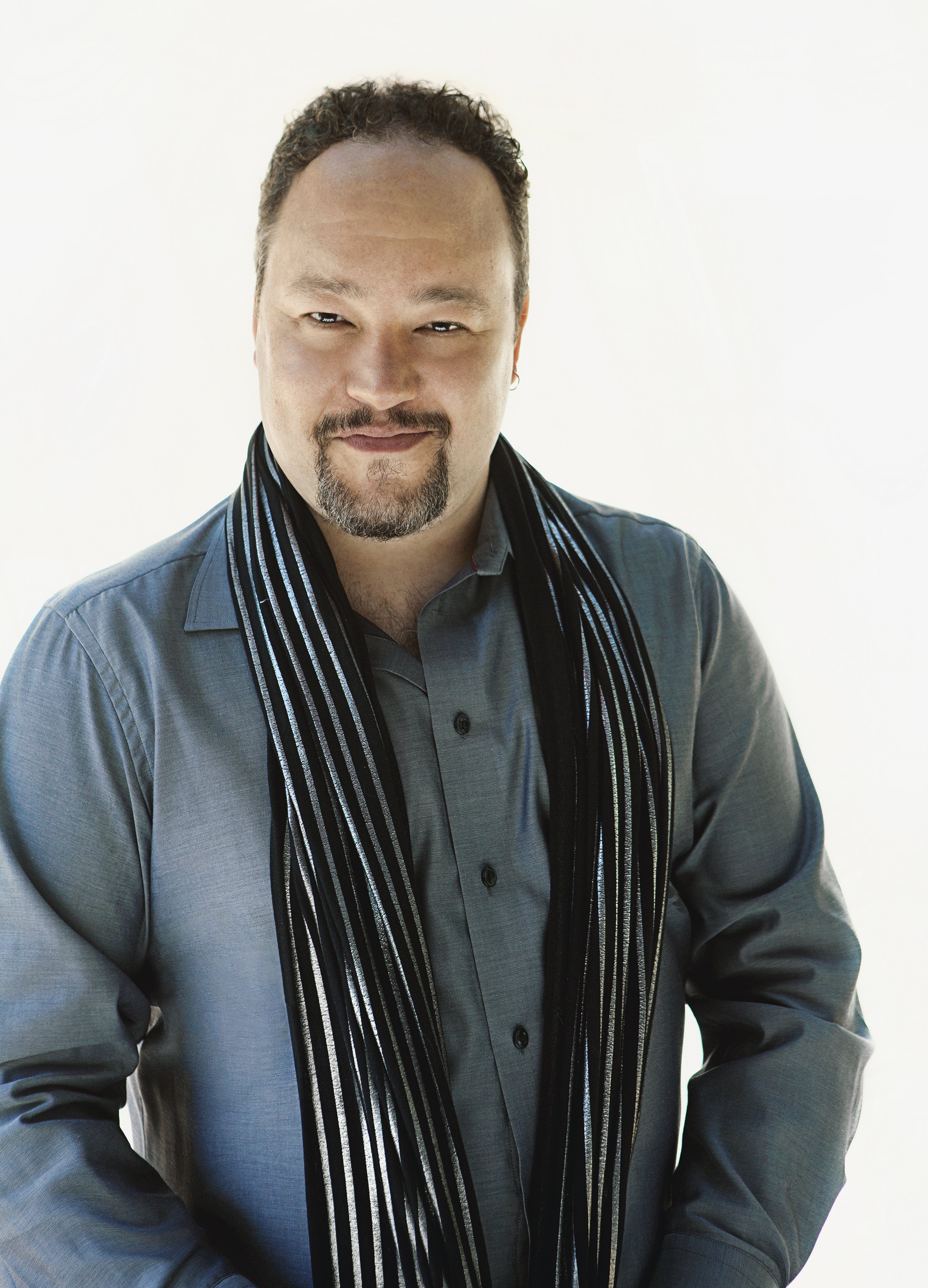 Robert Paterson with Scarf 2. Photo credit: Lisa-Maria-Mazzucco