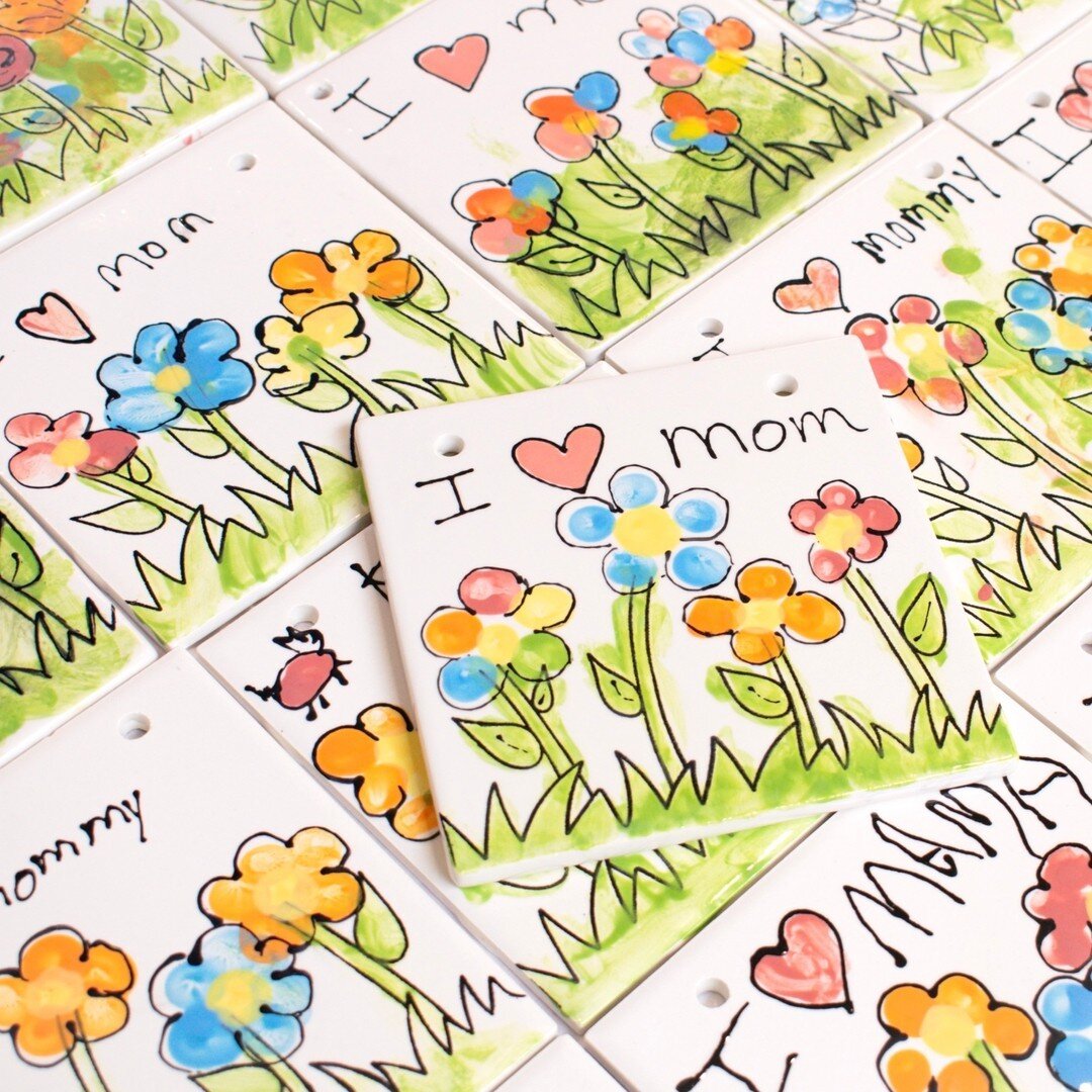 Happy Mother&rsquo;s Day! We hope all the Moms out there feel extra special today&hellip;we 💗 you!​​​​​​​​​
These adorable pieces are from our Storytime dedicated to Mom🫶🏻