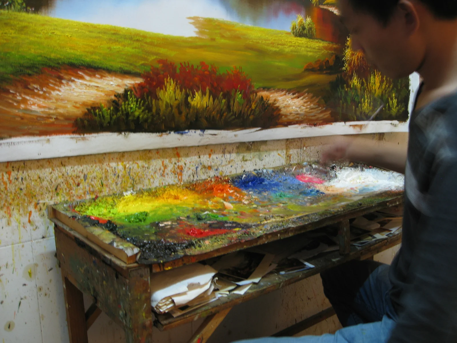  Mixing colours so fast it makes your head spin   