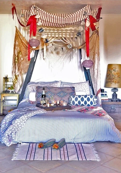 Breakfast-in-bed-canopy-bed.jpg