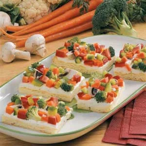 Veggie Pizza with Crescent Roll.jpg