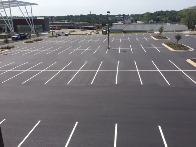 Ward-Parkway-Striping.jpg