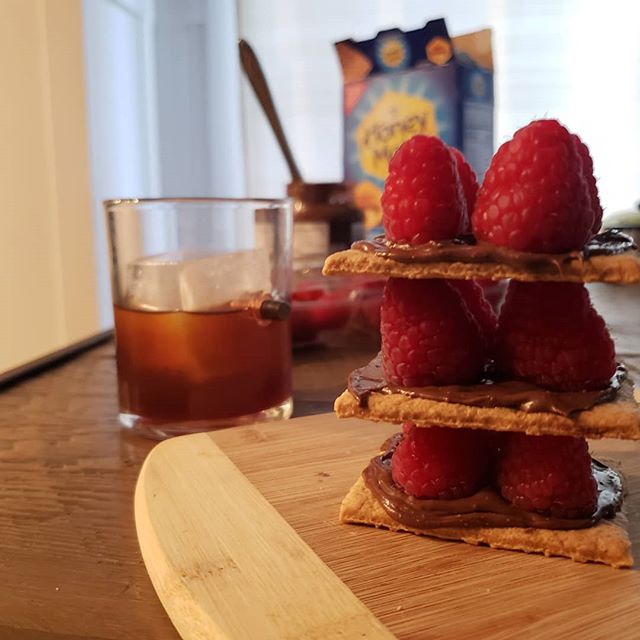 Adult snacks are the best snacks. 
#thirtyflirtyandfabulous #grahamcrackers #nutella #raspberries #whiskey #adulting