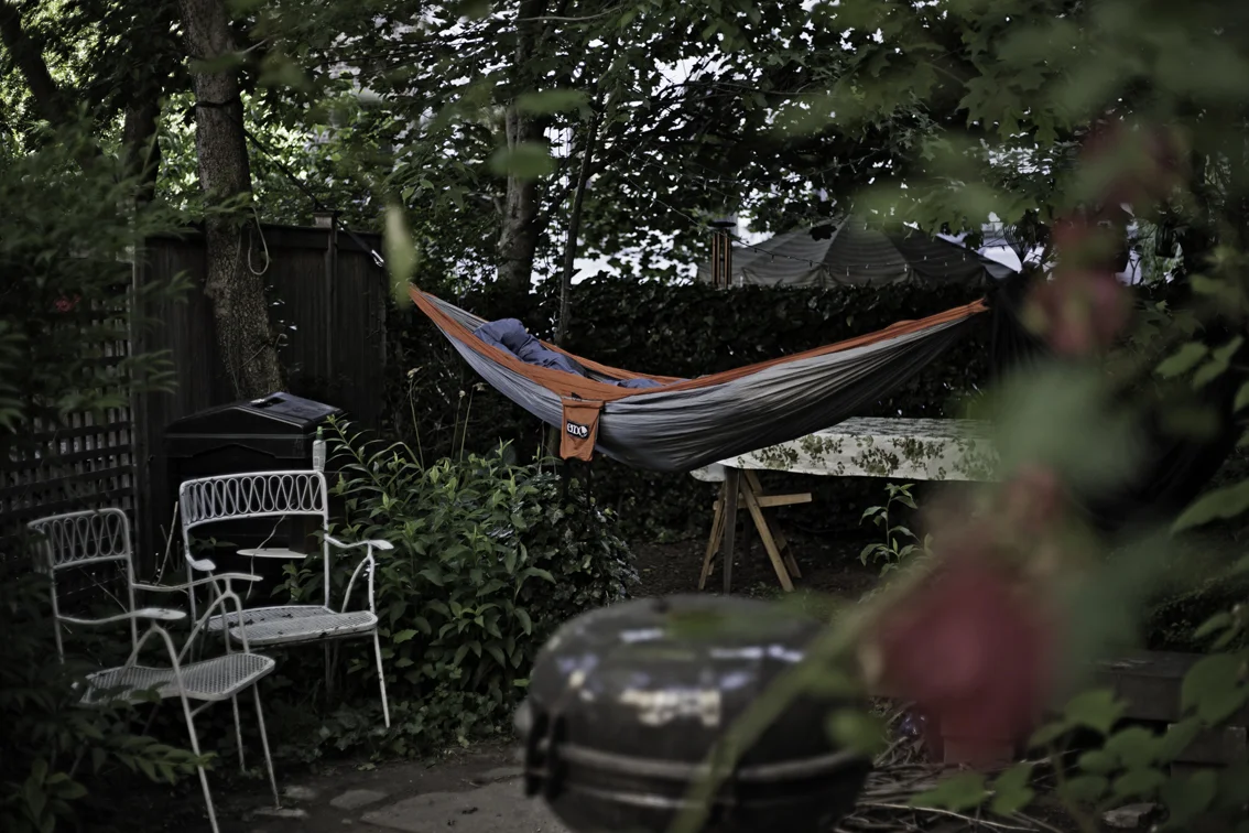 space was limited in the apartment, so i gladly volunteered to crash in the garden out back. pretty sure this was my first urban hanging experience, and it was a surprisingly quiet back there