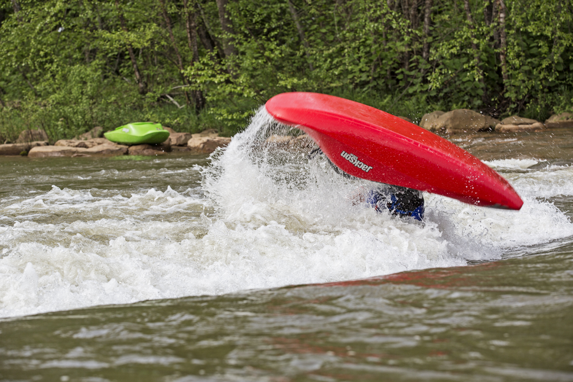 Seth Chapelle mid loop at the Stonycreek Rendezvous freestyle rodeo.