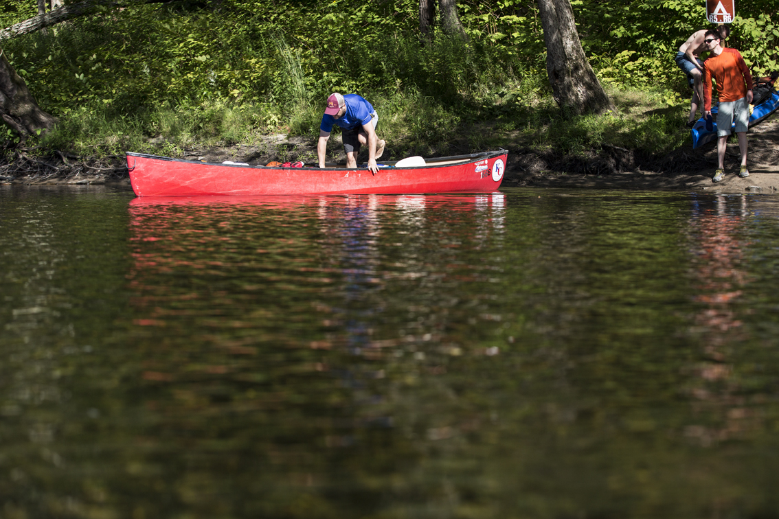 Lorenzo gracefully putting on the river.