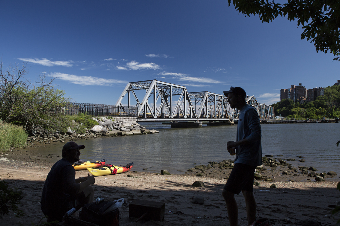 Lunch at the mouth of Spuyten Duyvill Creek.